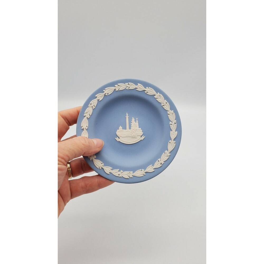 Wedgewood Jasperware Trafalgar Square England Scenic Plate Blue - Picture 9 of 12